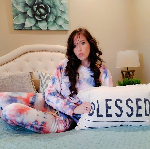 SOLD! Galaxy tie-dye lounge set - Picture 3 of 4